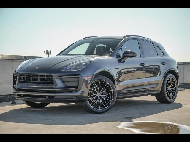 2022 Porsche Macan Base