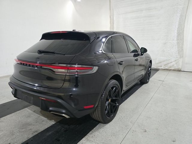 2022 Porsche Macan Base