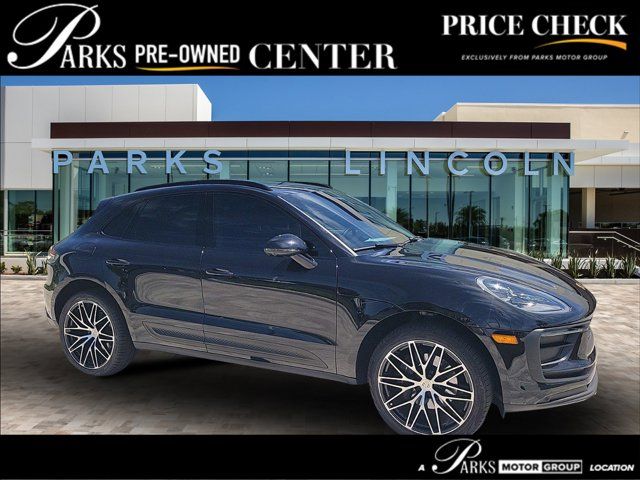 2022 Porsche Macan Base