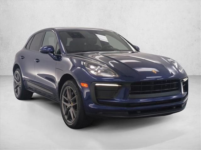 2022 Porsche Macan Base