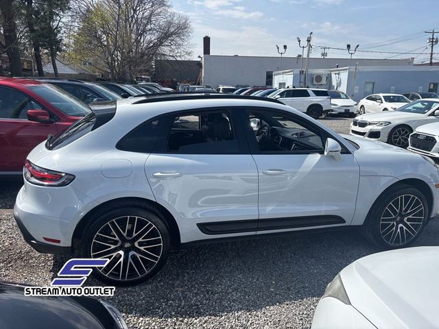 2022 Porsche Macan Base