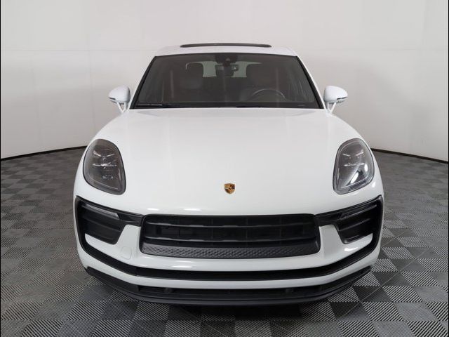 2022 Porsche Macan Base