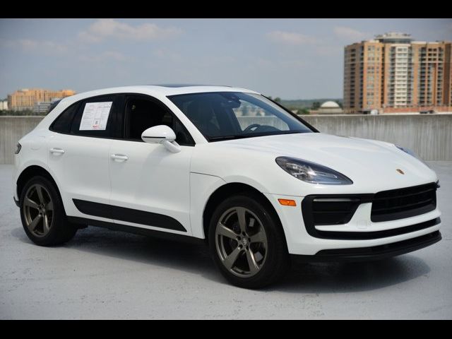 2022 Porsche Macan Base