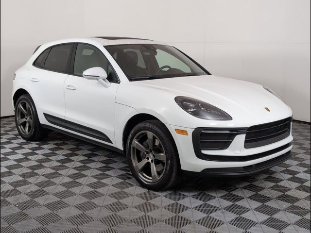 2022 Porsche Macan Base