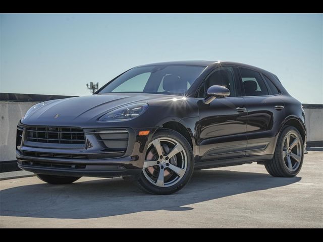 2022 Porsche Macan Base