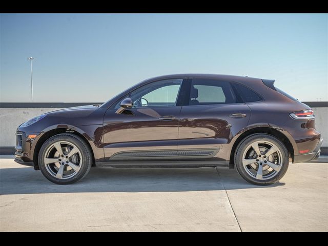 2022 Porsche Macan Base