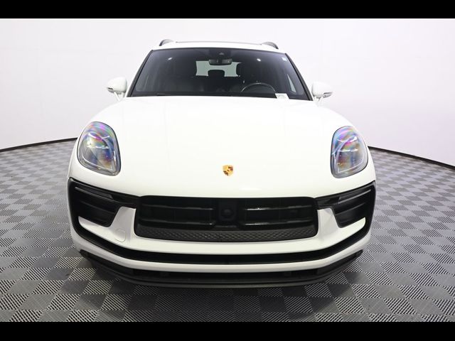 2022 Porsche Macan Base