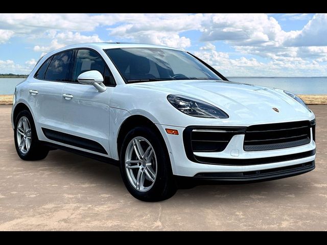 2022 Porsche Macan Base