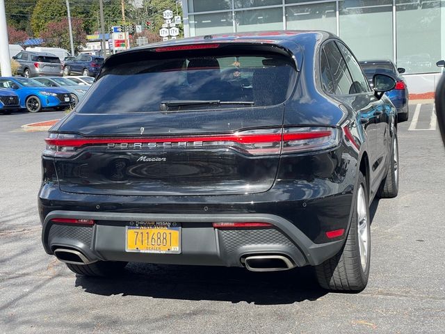 2022 Porsche Macan Base