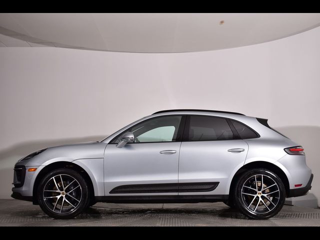 2022 Porsche Macan Base