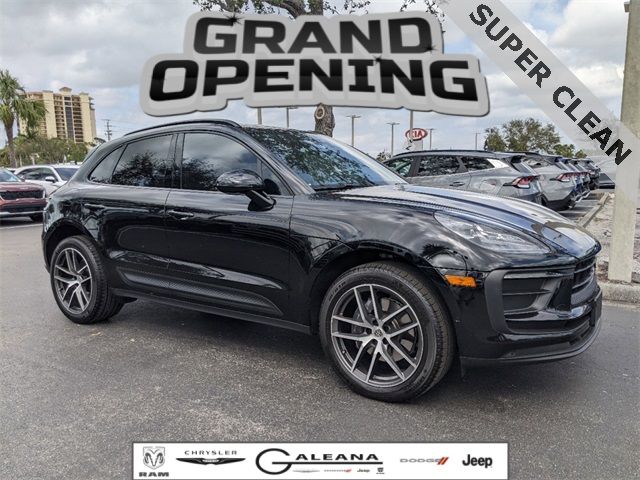 2022 Porsche Macan Base