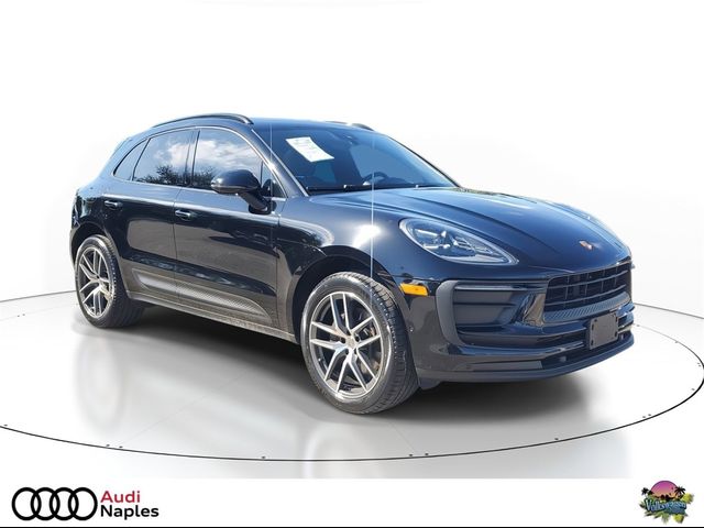 2022 Porsche Macan Base