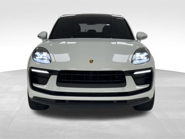 2022 Porsche Macan Base