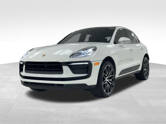 2022 Porsche Macan Base