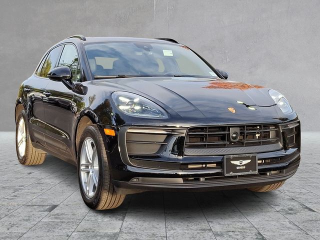 2022 Porsche Macan Base