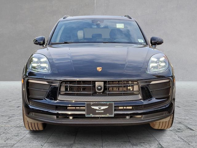 2022 Porsche Macan Base