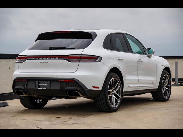 2022 Porsche Macan Base