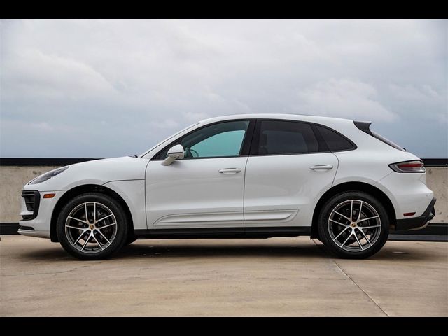 2022 Porsche Macan Base