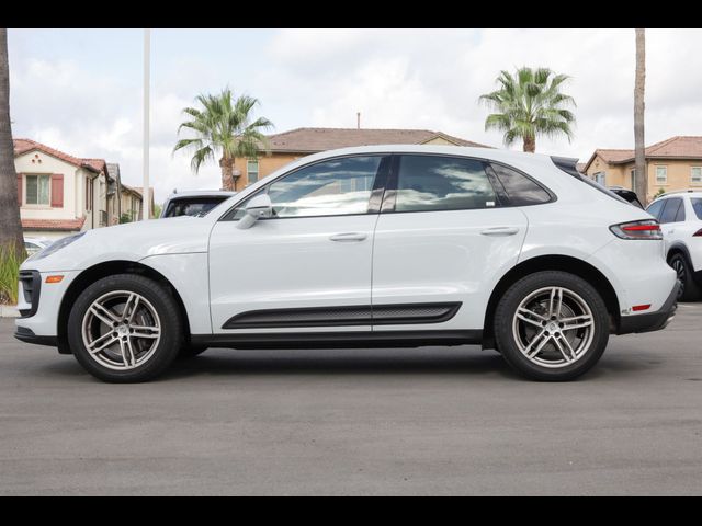 2022 Porsche Macan Base