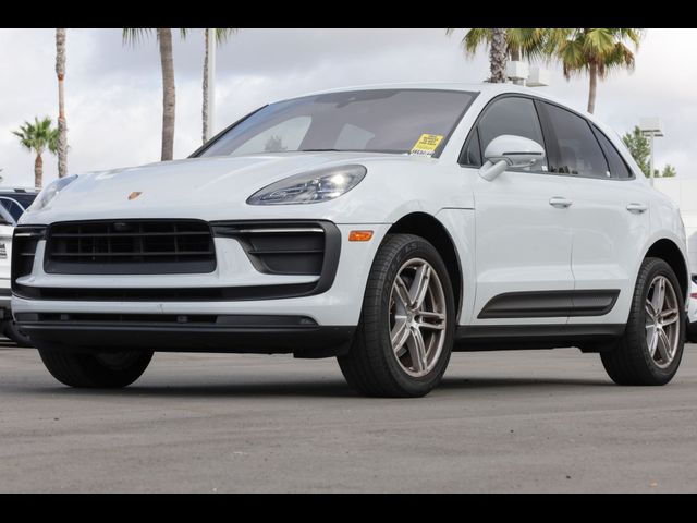 2022 Porsche Macan Base