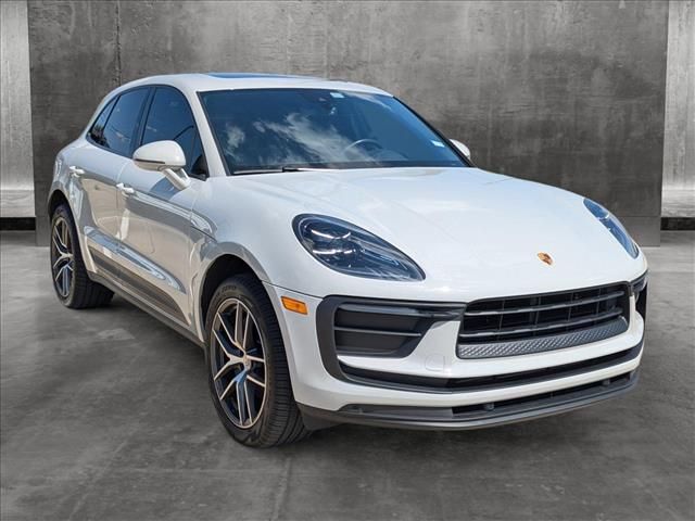 2022 Porsche Macan Base