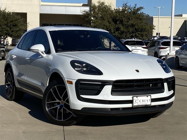 2022 Porsche Macan Base