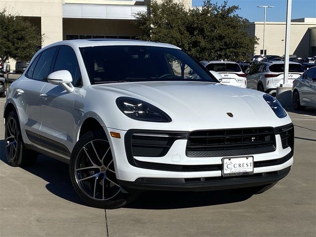 2022 Porsche Macan Base