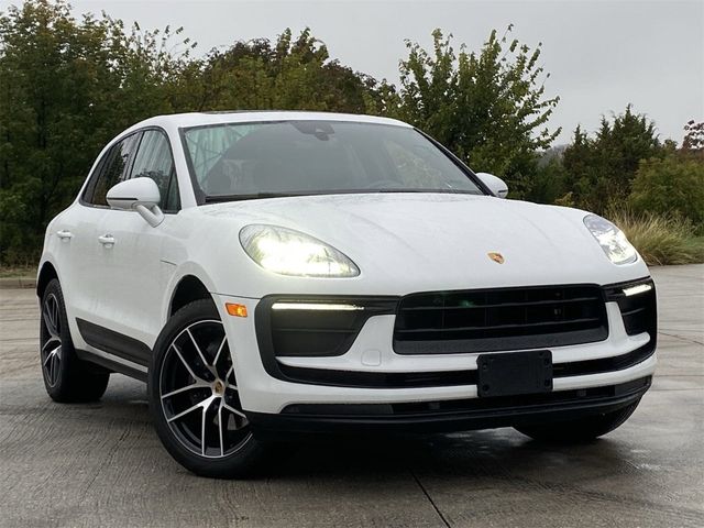 2022 Porsche Macan Base