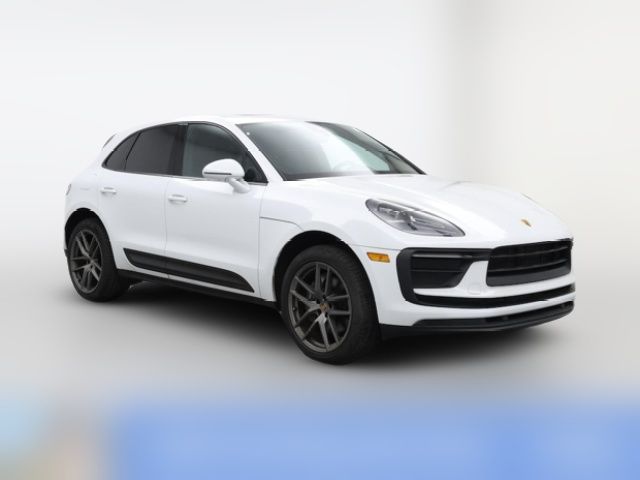 2022 Porsche Macan Base