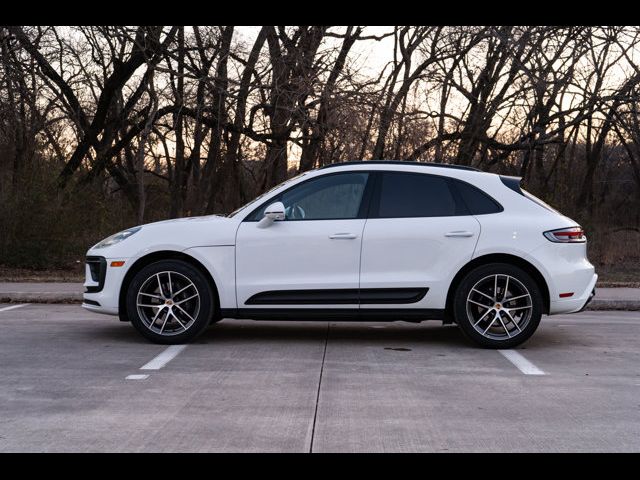 2022 Porsche Macan Base