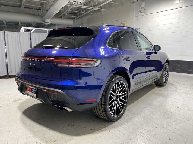 2022 Porsche Macan Base