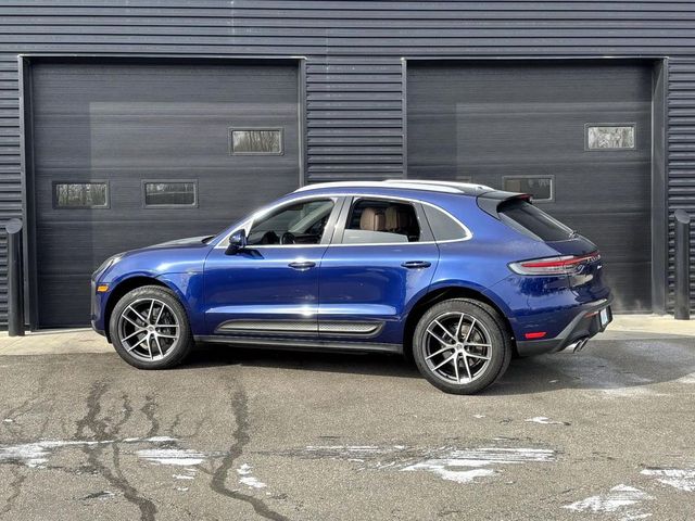 2022 Porsche Macan Base