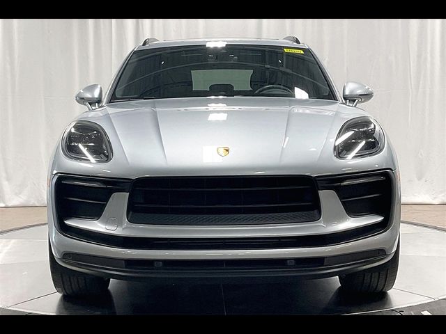 2022 Porsche Macan Base