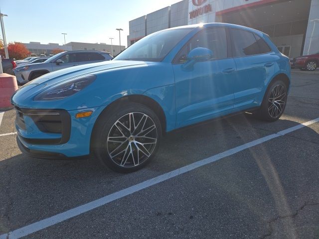 2022 Porsche Macan Base