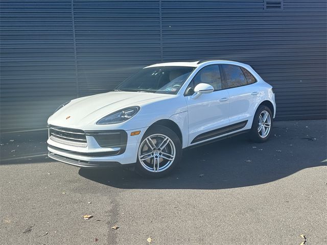 2022 Porsche Macan Base