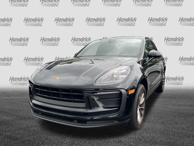 2022 Porsche Macan Base