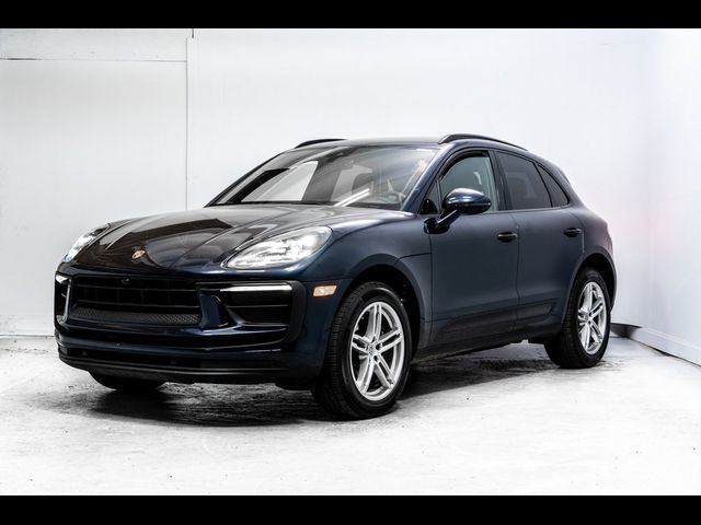 2022 Porsche Macan Base