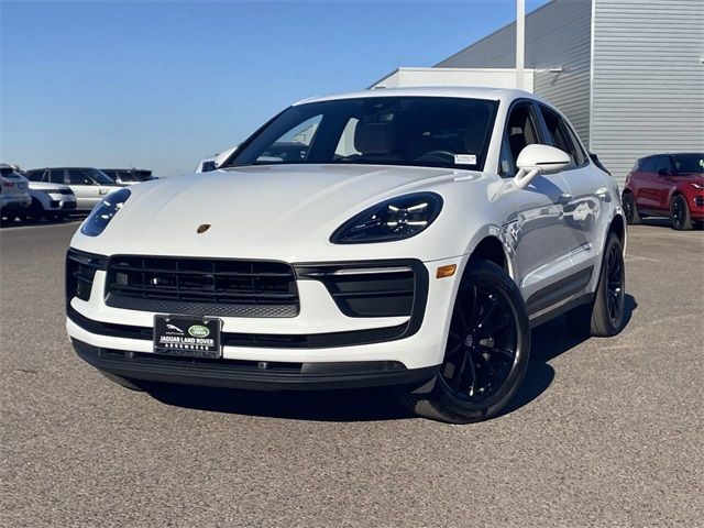 2022 Porsche Macan Base