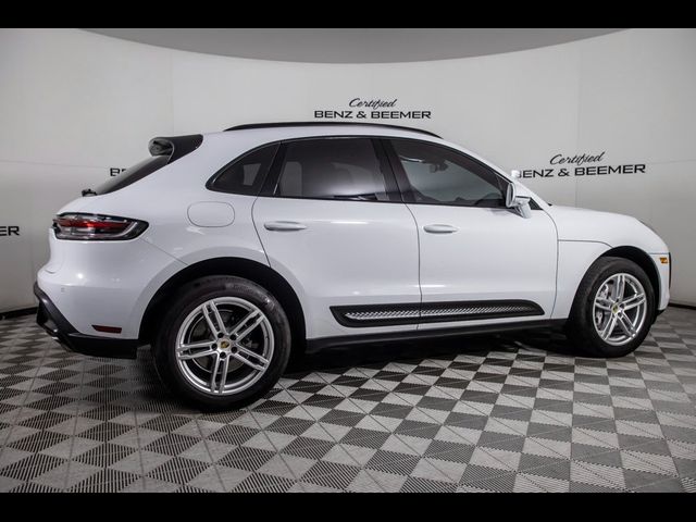 2022 Porsche Macan Base