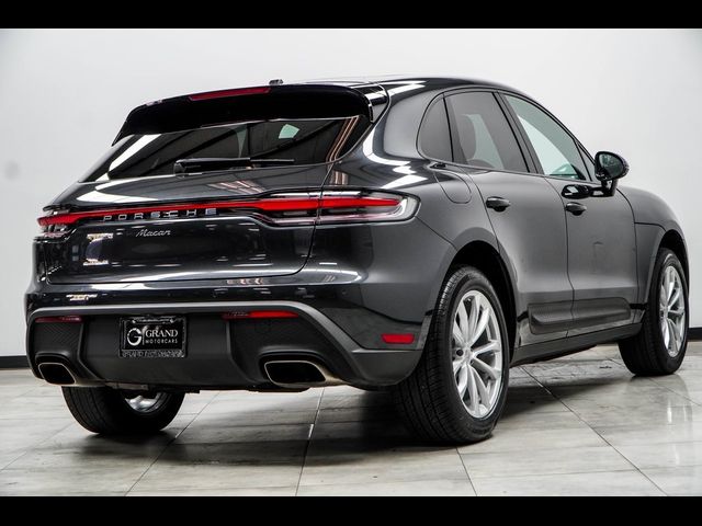 2022 Porsche Macan Base