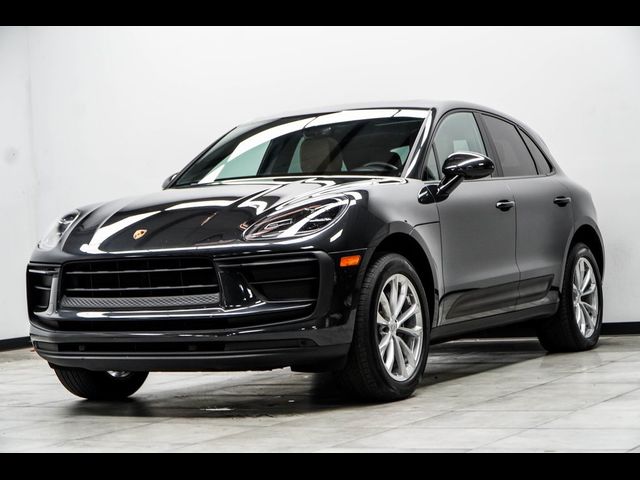 2022 Porsche Macan Base