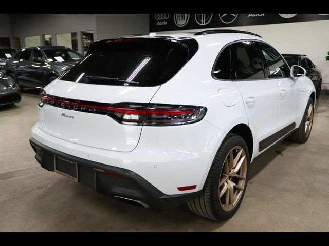 2022 Porsche Macan Base