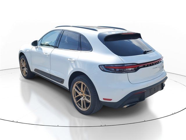 2022 Porsche Macan Base