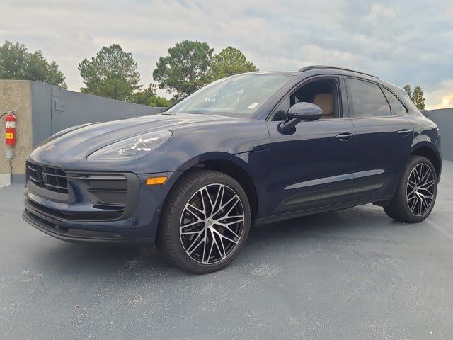 2022 Porsche Macan Base