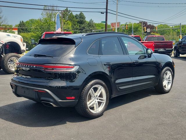 2022 Porsche Macan Base