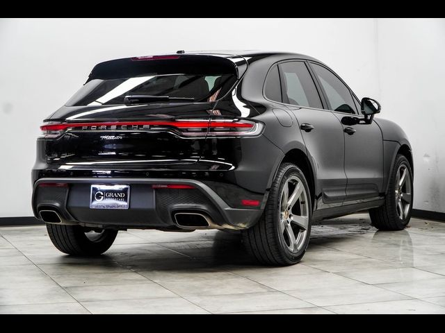 2022 Porsche Macan Base