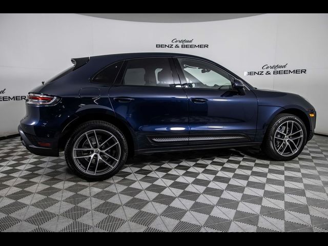 2022 Porsche Macan Base