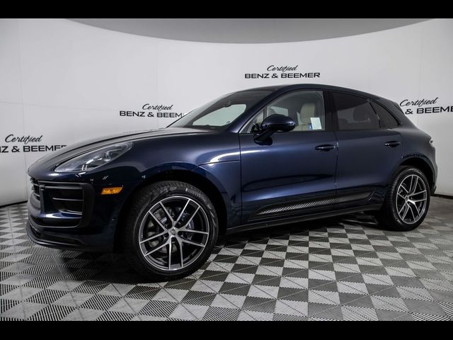 2022 Porsche Macan Base