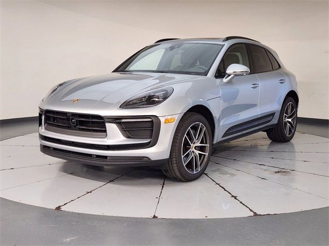 2022 Porsche Macan Base