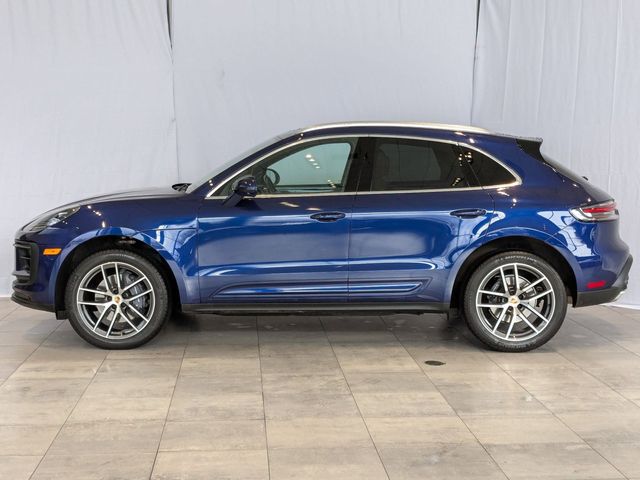 2022 Porsche Macan Base